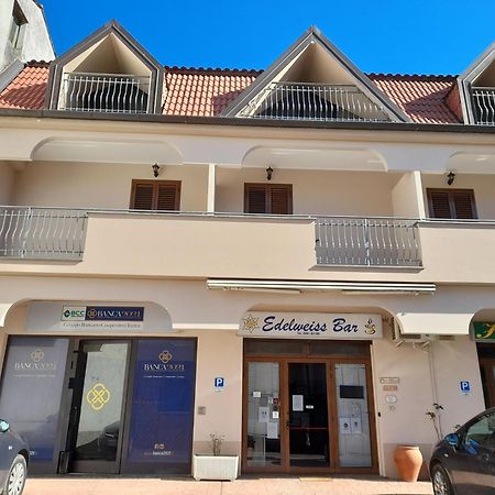 Hotel Edelweiss Laino Borgo エクステリア 写真