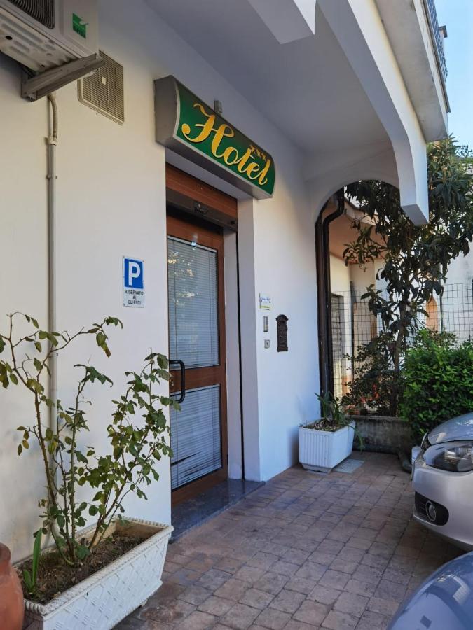 Hotel Edelweiss Laino Borgo エクステリア 写真