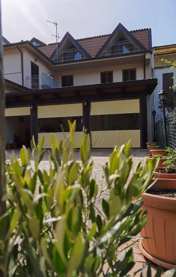 Hotel Edelweiss Laino Borgo エクステリア 写真