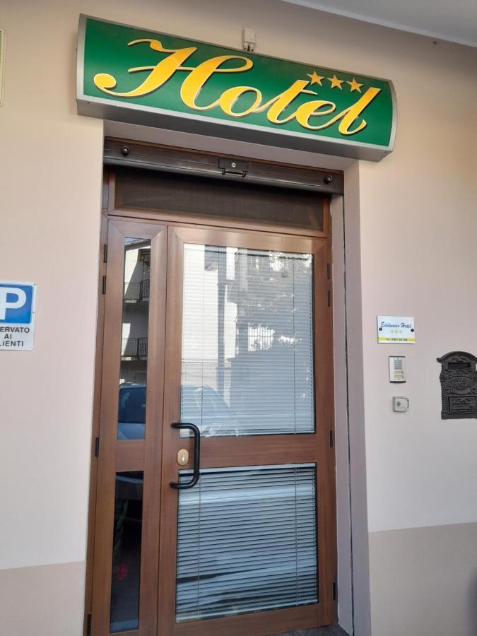 Hotel Edelweiss Laino Borgo エクステリア 写真