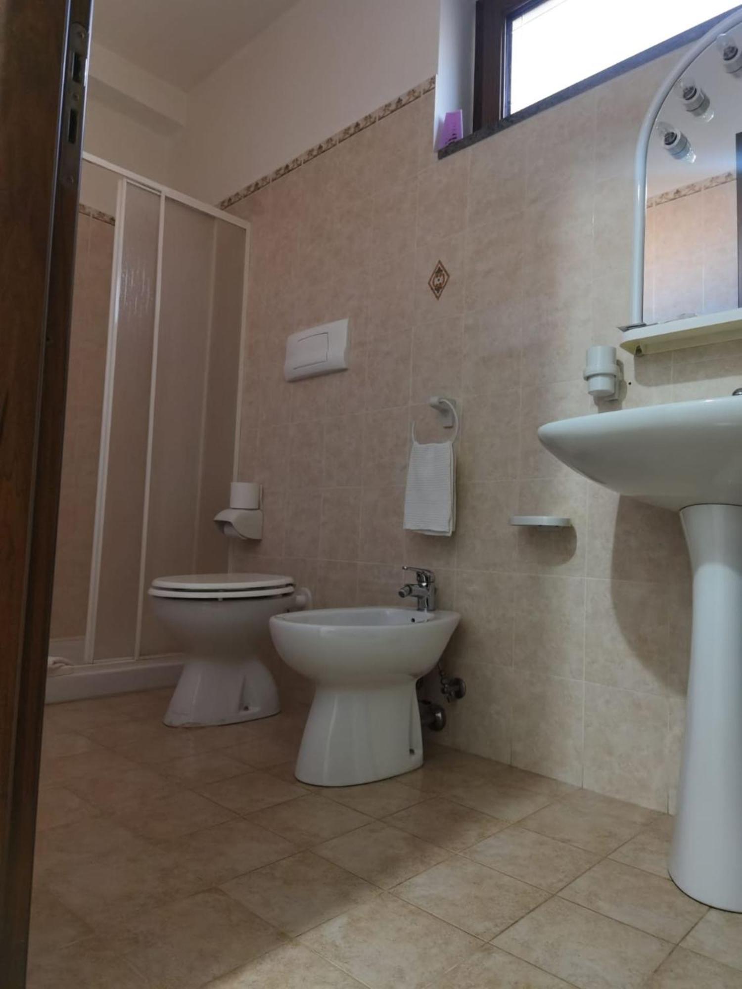 Hotel Edelweiss Laino Borgo エクステリア 写真