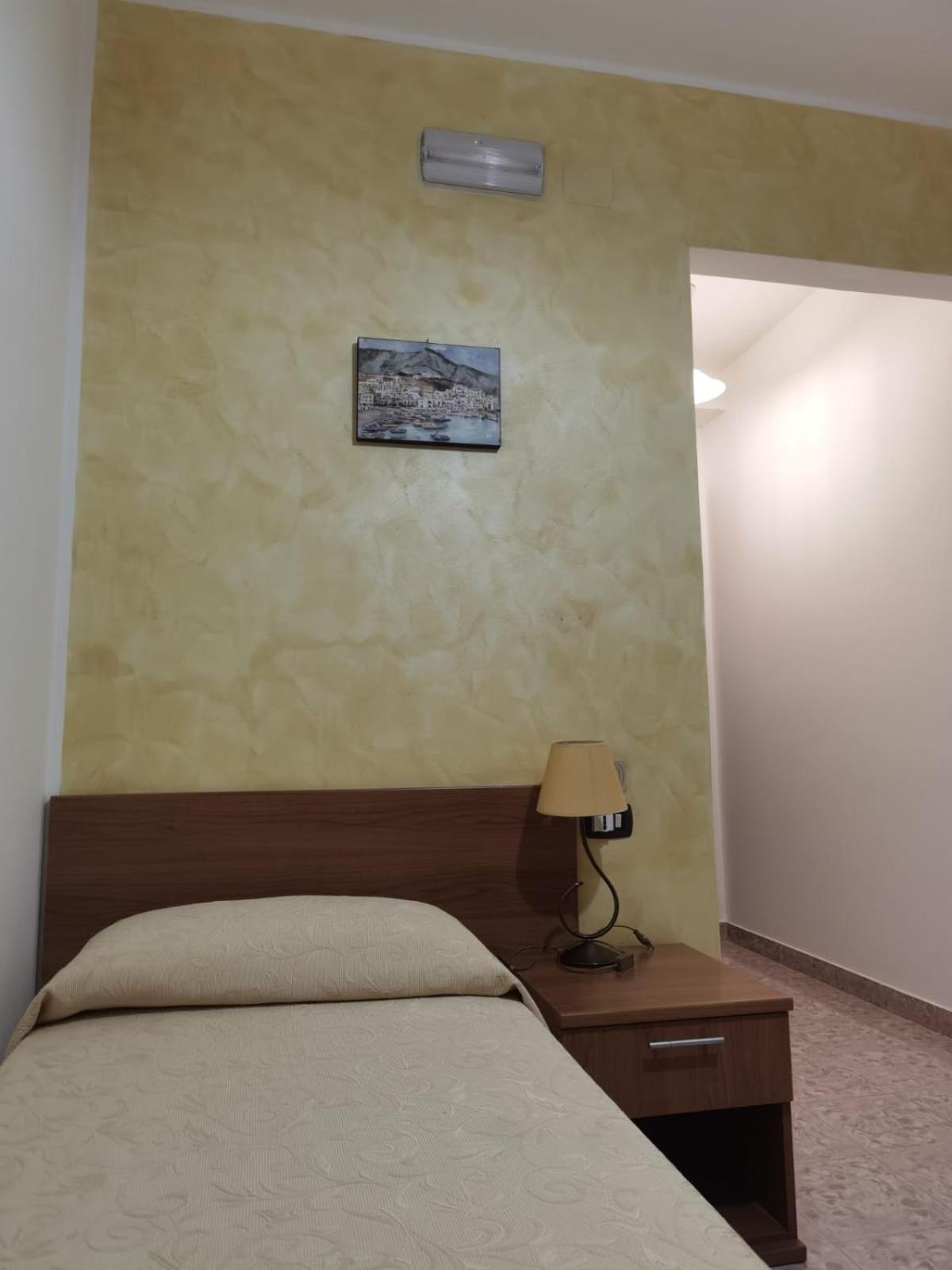 Hotel Edelweiss Laino Borgo エクステリア 写真