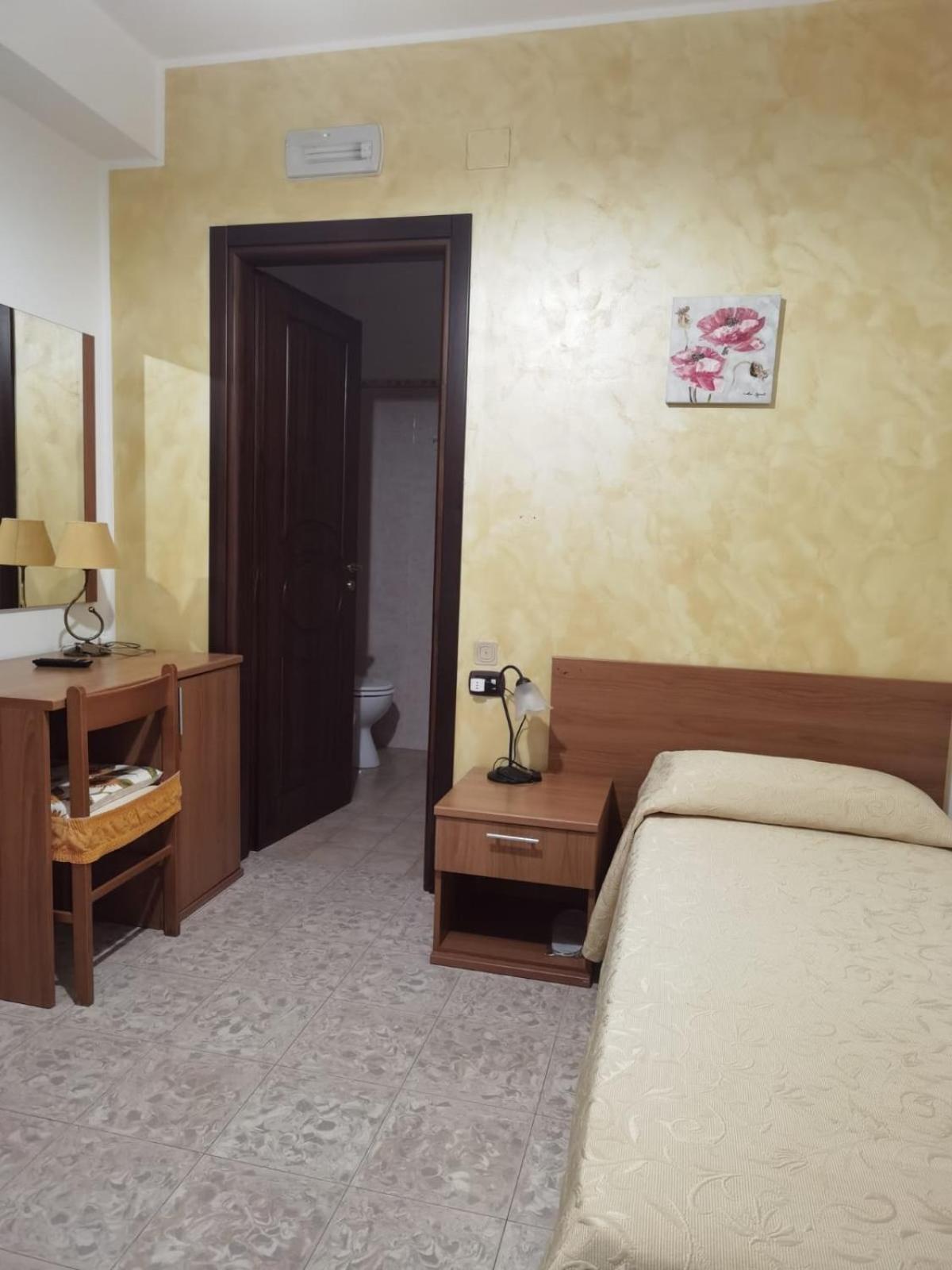 Hotel Edelweiss Laino Borgo エクステリア 写真
