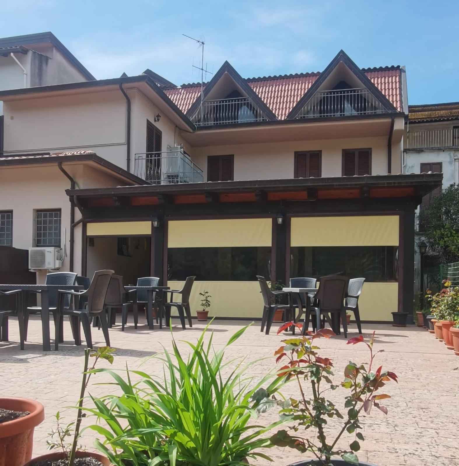Hotel Edelweiss Laino Borgo エクステリア 写真