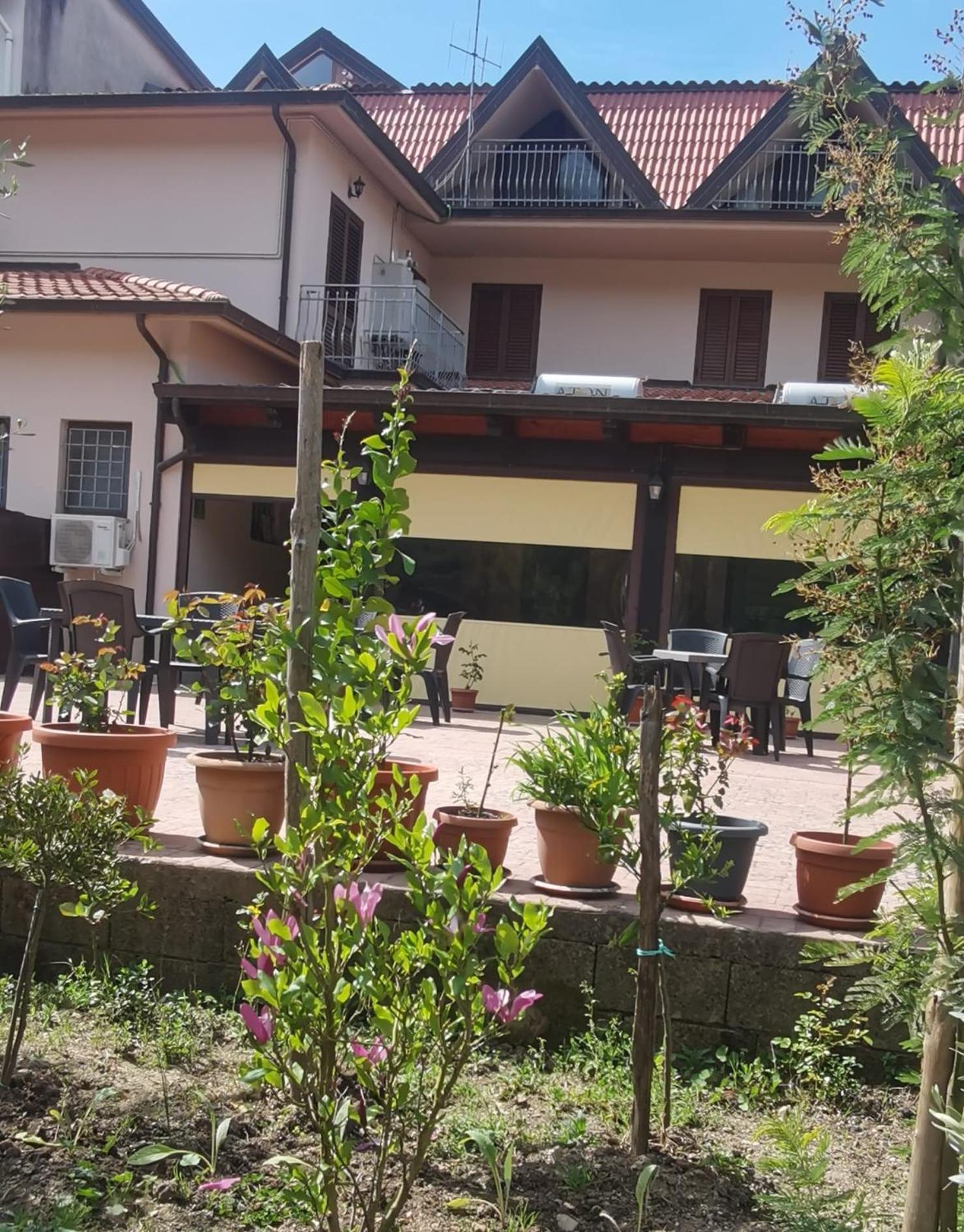 Hotel Edelweiss Laino Borgo エクステリア 写真