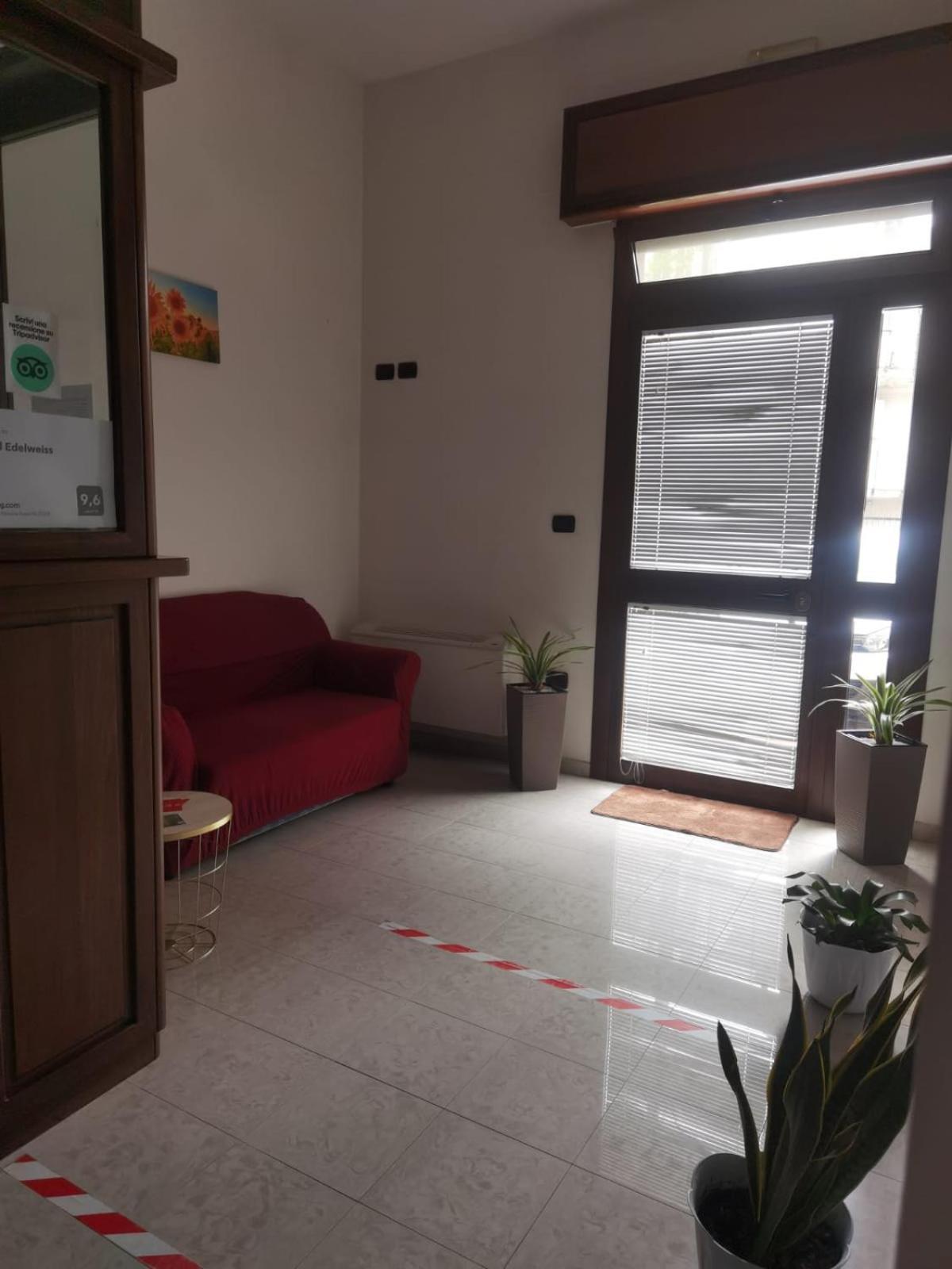 Hotel Edelweiss Laino Borgo エクステリア 写真