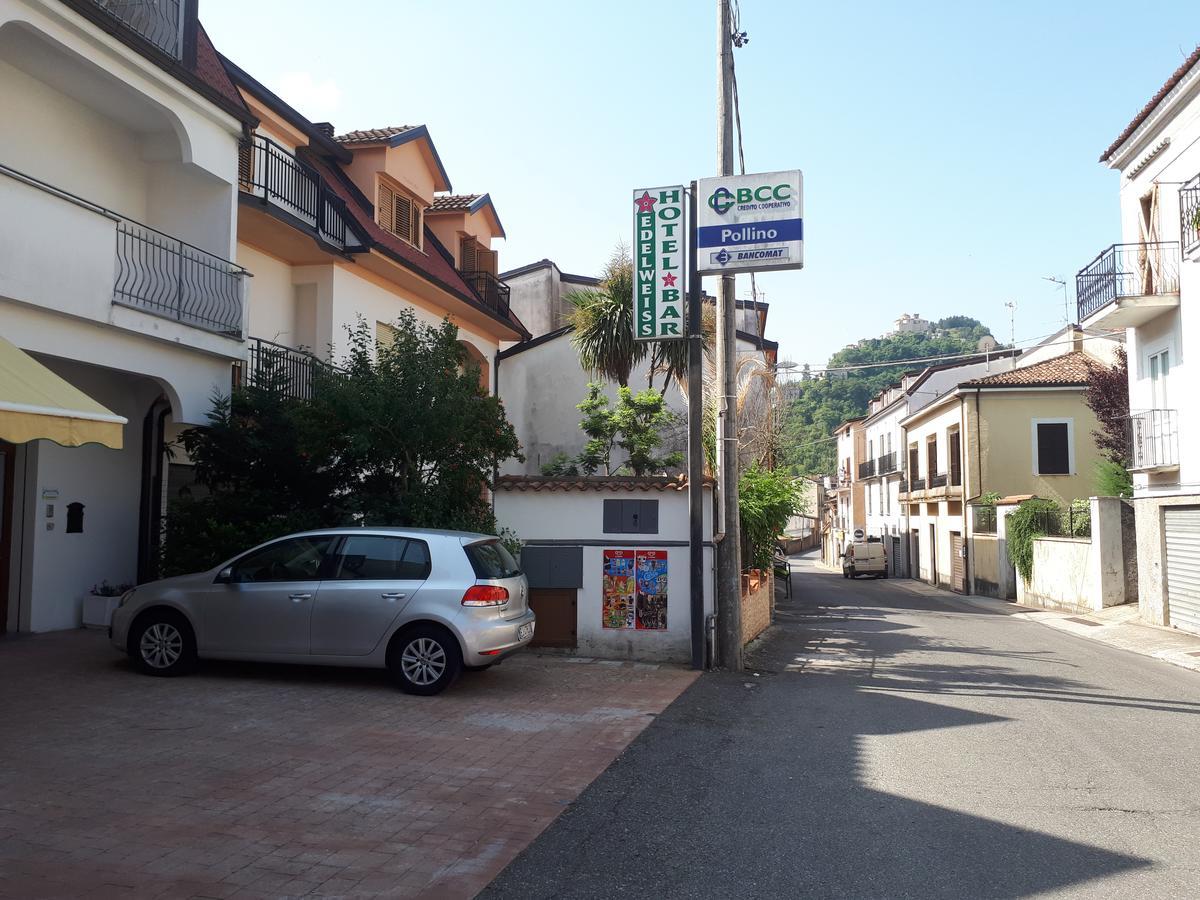 Hotel Edelweiss Laino Borgo エクステリア 写真