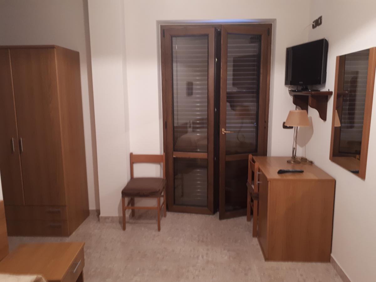 Hotel Edelweiss Laino Borgo エクステリア 写真